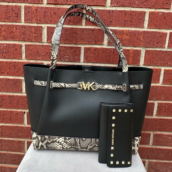 Michael Kors Handbags - SALE 💕Michael Kors Black and Snake Pattern Tote and wallet